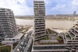 Huge 3 Bedroom Apartment With River View - Belgrado - 8