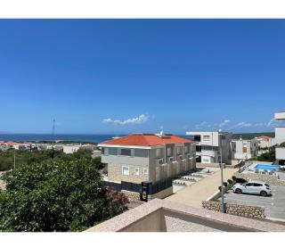 Sun n' Fun Apartments with Pool - Novalja - 4