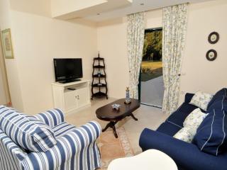 Dafni (2 bedrooms, sleeps 4) - 5