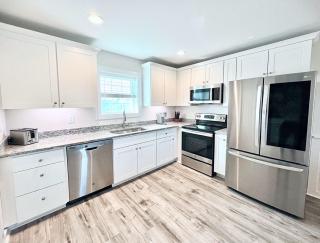 Saltwater Adjacent Suites 107 queen 108 king - Surf City - 8