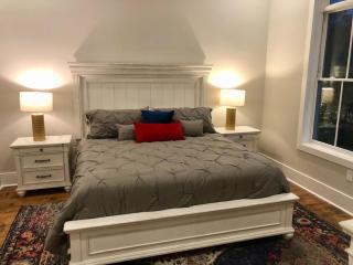 New Luxury Oxford Square Condo at Harrison Square - Oxford - 2