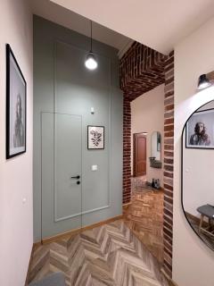 LeoClassic apartments with balcony in center - Lviv - 5