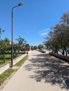 zeezicht appartement 50m from beach - Srima - 9