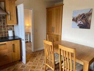 Tullybrannigan Cottage Newcastle - 6