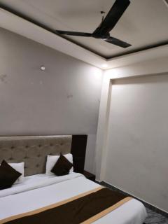 Hotel Hirapanna - Bareilly - 3
