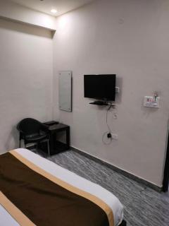 Hotel Hirapanna - Bareilly - 5