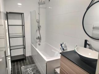 Ch privée 18m - Canapé - Netflix - Appart 120m - Woippy - 6