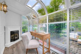 Brand New, Renovated Urban Oasis with Plenty of Parking - Pittsburgh - 1