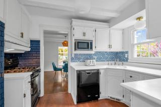Brand New, Renovated Urban Oasis with Plenty of Parking - Pittsburgh - 3