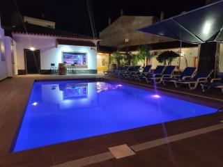 Luxury Palm Suites - 6