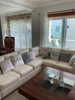Charming 2 Bedroom Condo - 3
