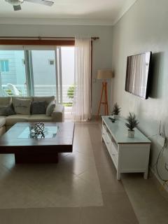 Charming 2 Bedroom Condo - 5