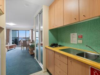 The Entrance Waterfront Apartment 401 - 4