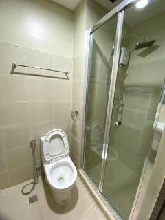 Modern 1-BR Condo Unit - 4