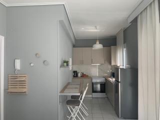 White elephant second floor apartment - Volos - 4