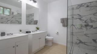 Vibrant Blue Luxury Apartment 2316 - New Orleans - 5