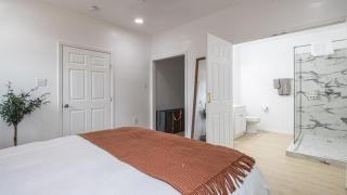 Vibrant Blue Luxury Apartment 2316 - New Orleans - 4