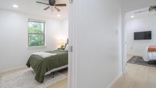 Vibrant Blue Luxury Apartment 2316 - New Orleans - 3