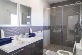 Modern 3BR Home with Own Private Pool - Philipsburg - 5
