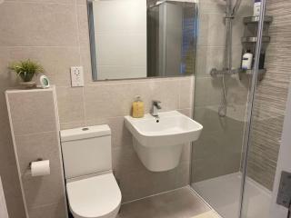 Panorama House, Luxury 2-Bedroom Apartment 2 - Kidlington - 5