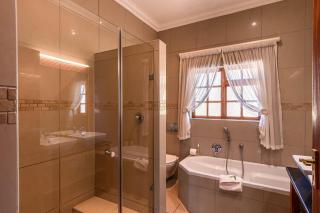 Mooiplaas Guesthouse - Oudtshoorn - 7