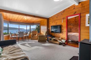 Lakeside Lookout - Lake Tarawera Holiday Home - Lake Tarawera - 5