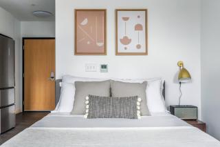 Central Sq Studio w Doorman nr T Stop BOS-368 - 4