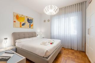 BnButler - Stromboli, 22 - Ampio, Luminoso ed Elegante - Milan - 0