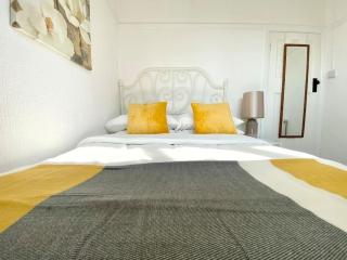 Charming Seaside Cottage in Leigh-on-Sea - Southend-on-Sea - 3