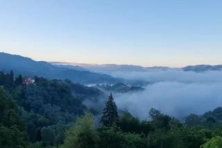 * Farmhouse with views * Walk to everything - 2