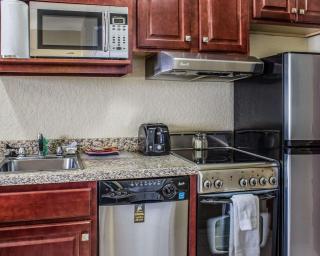MainStay Suites Coralville - Iowa City - Coralville - 8