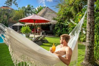 Elsies Villa - With Cook, Butler, Private Gym and Pool Table - Canggu - 7