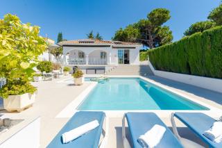 Modern villa with Heated Pool & BBQ Next to the Beach - Marbella - 7
