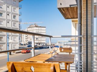 Duplex near Zeedijk & Center with Sunny Balcony - 4