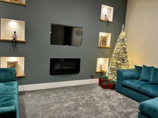 The Mews, Bowness Centre - 4