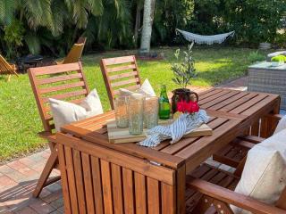 Cozy Renovated Vintage Modern House Downtown! - Fort Myers - 1