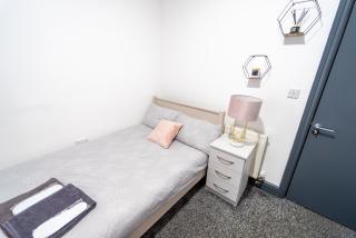 FREE PARKING Cosy Studios in Guest House close to city and QE and UOB! - 6