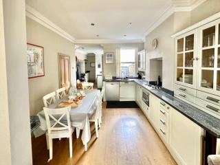 Riverside House - with parking - York - 7