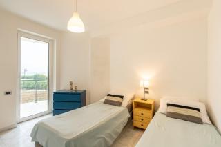 Beachfront Luxurious Newly Built 2-Bed Flat with Stunning Sea Views & Terrace - Roseto degli Abruzzi - 4