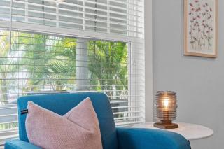 Beautiful Bay to Bay Sanctuary Charming South Tampa Craftsman Home Near Bayshore - Tampa - 1