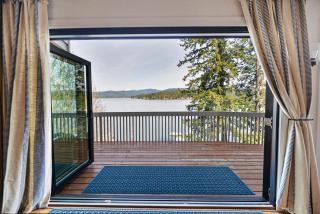 Huvila Haven Lake Front Home with Dock and Hot Tub - - 4