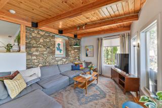 Huvila Haven Lake Front Home with Dock and Hot Tub - 6