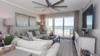 5-STAR BEACHFRONT D505 - Total Remodel - Nov & Dec Snowbirds Welcome! - 1