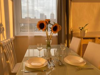 Lovely bedroom with Dedicated Workspace near Canary Wharf in a shared 2B flat - Londra - 7