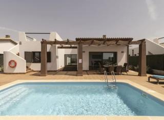 Lightbooking Pueblo Majorero piscina climatizada Jove 10 - 0