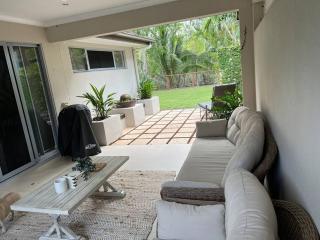 Tropical Villa Hideaway - Yorkeys Knob - 5