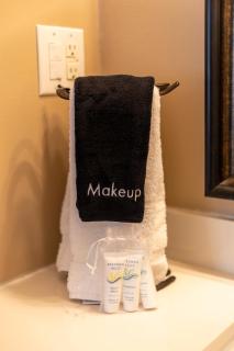 Bald Mountain Lake Escape - 7