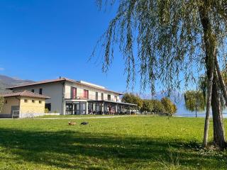Lake Como Beach Hostel - Domaso - 0