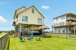 Classy Home with Backyard Oasis Hot Tub and 2 Shaded Decks - 6