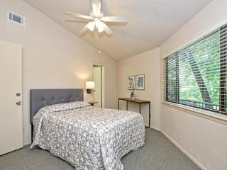 Lakefront Bungalow With Community Poolhot Tub #1 - Lakeway - 1